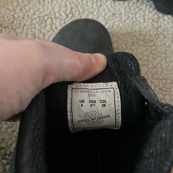 Size 6.5 CSA approved work boots - Picture 7 of 10